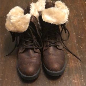 Boot with faux fur